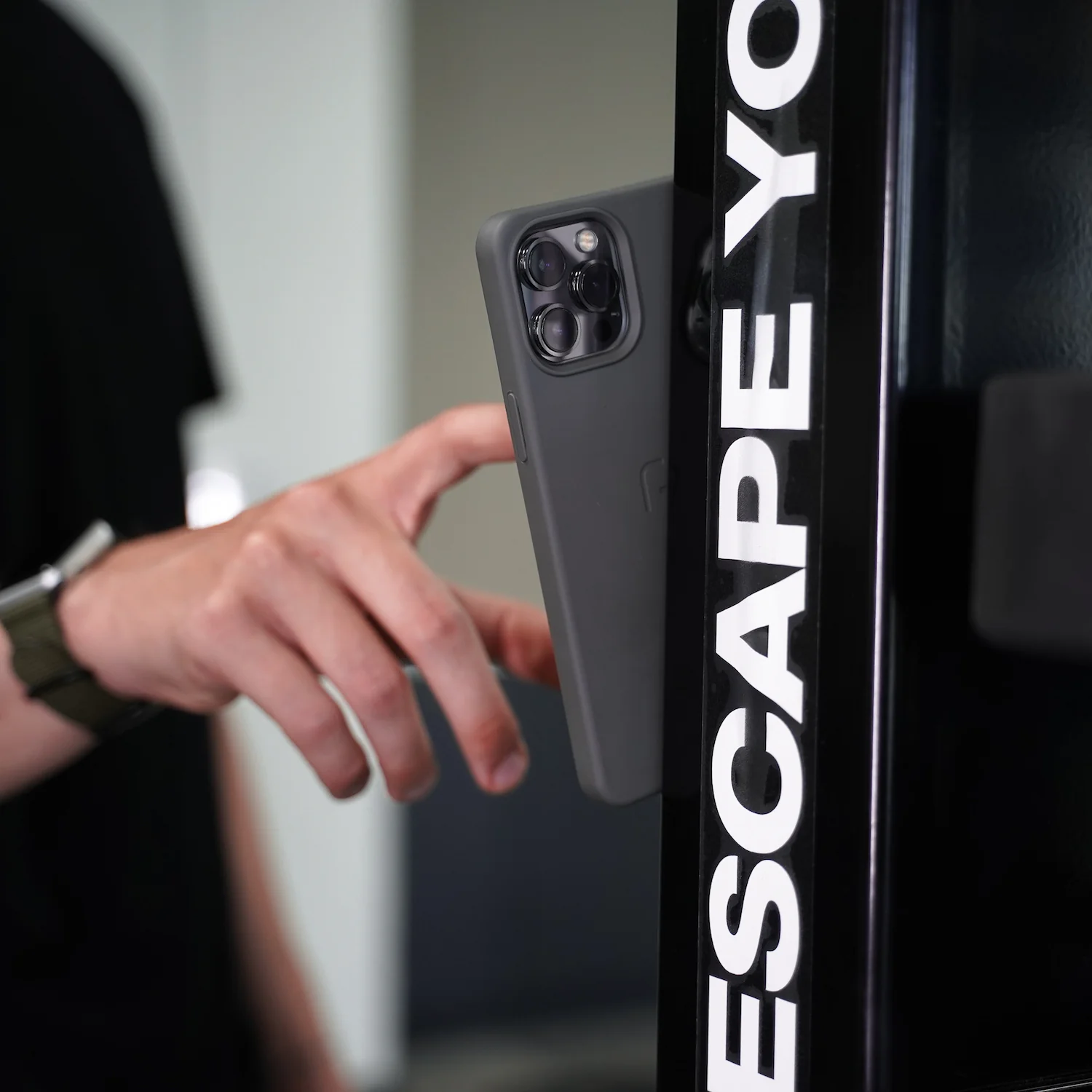 MagBak for iPhone 12 series + MagStick to Mount Anywhere [Clearance] - Image 21