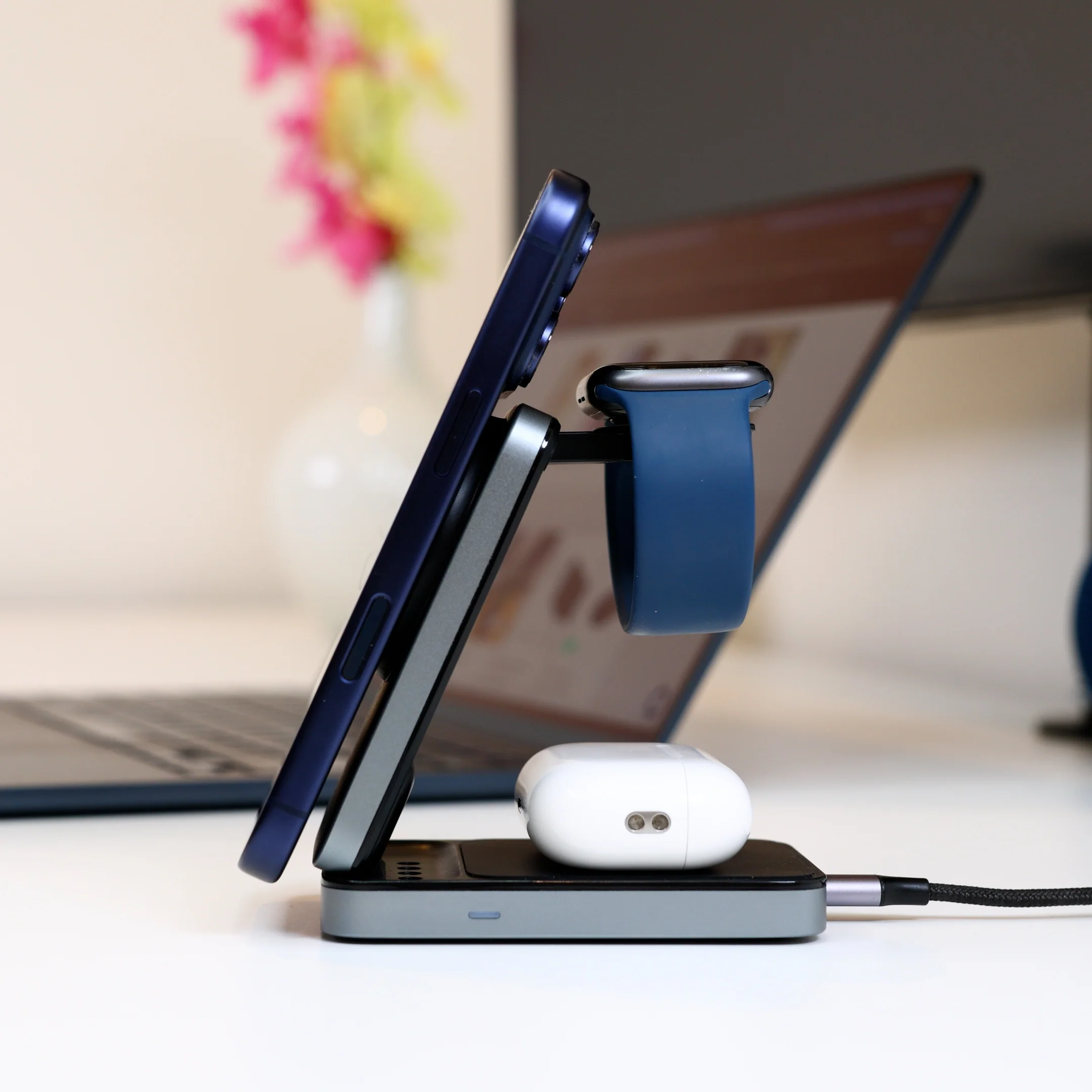 MagBak 3-in-1 Qi2.2 Wireless Compact Travel Charger - Image 5